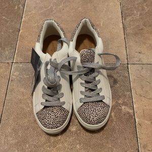 COPY - Universal Thread sneakers